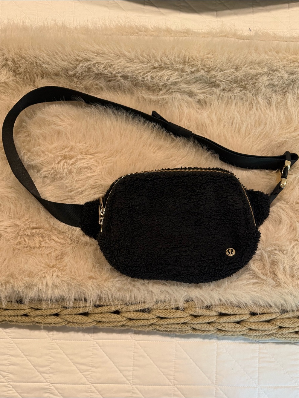 Lululemon Everywhere Fleece Belt Bag Black Sherpa Crossbody